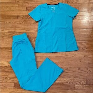 XXS Barco Uniforms Teal Scrub Set